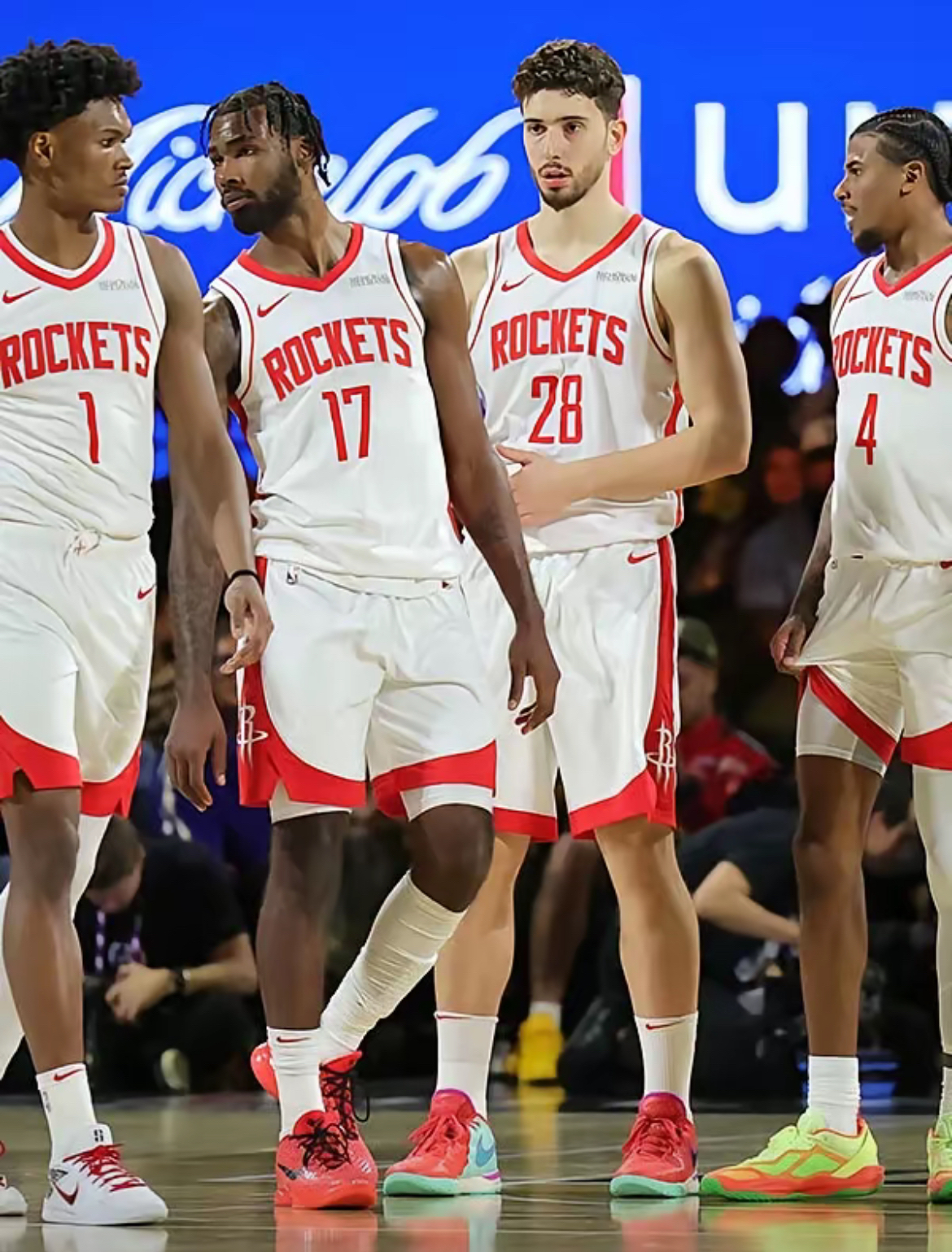 开云体育app关于迈阿密热火发布备战花絮，集结日临场应变，NBA总决赛任务艰巨，赛程密集仍需轮换的信息