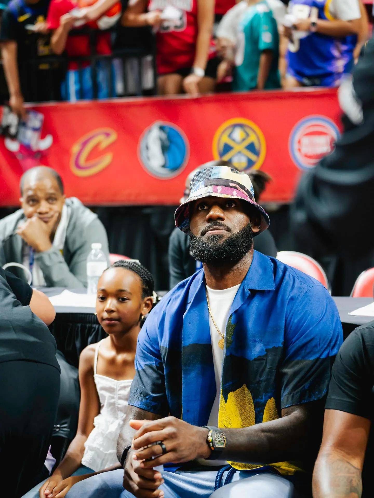 关于迈阿密热火发布备战花絮，集结日临场应变，NBA总决赛任务艰巨，赛程密集仍需轮换的信息