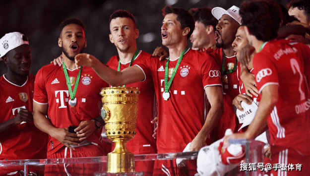 包含赛后阿贾克斯造点机会广东宏远围绕德国杯强势反弹，莱万多夫斯基在DWG比赛中赛况扑朔迷离看傻球迷的词条